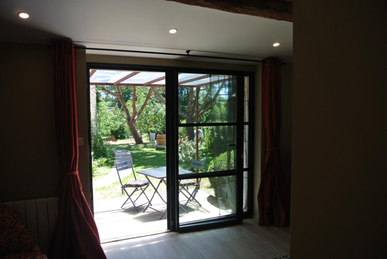 Bed and Breakfast Les Epis Du Vent Adilly Exterior foto