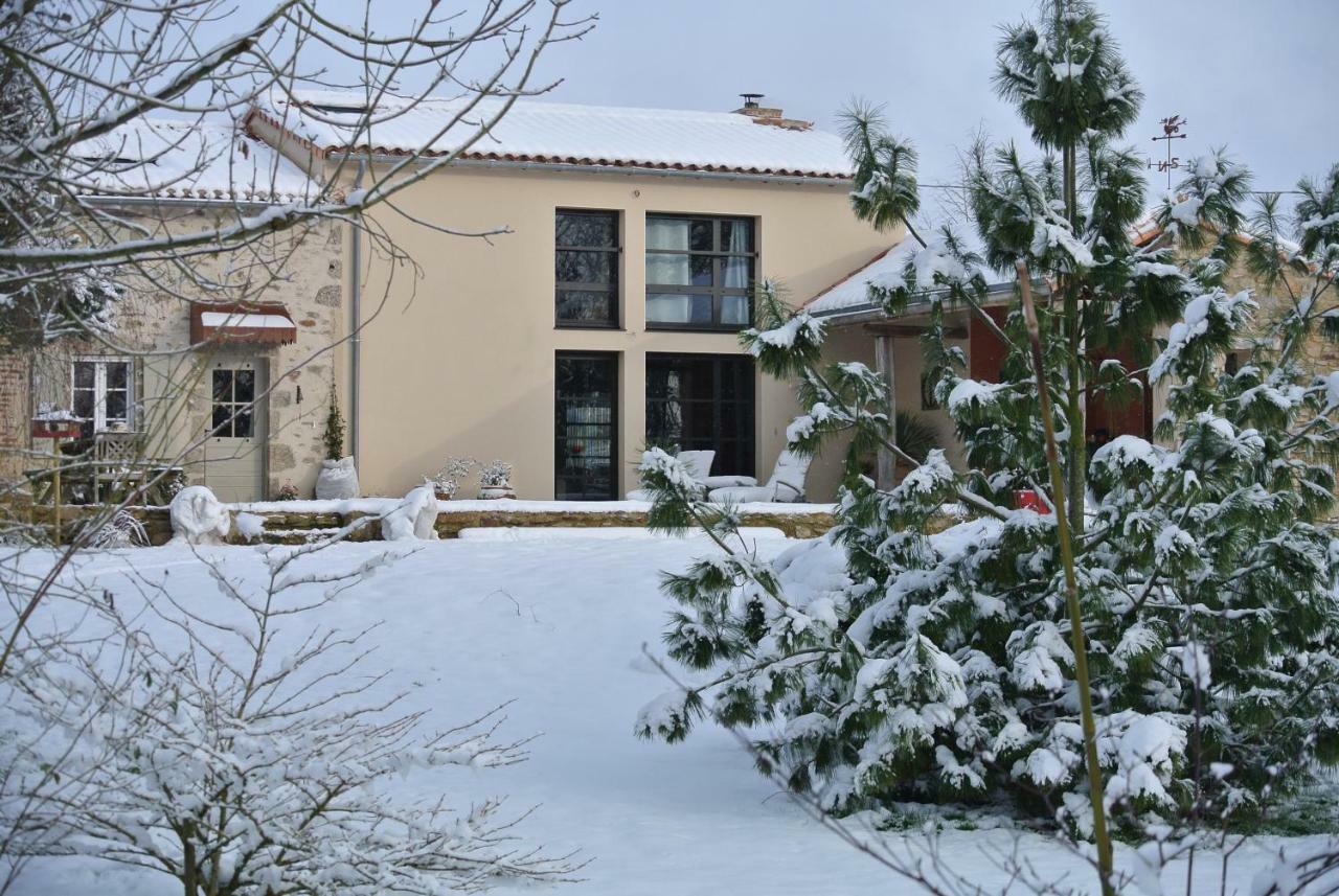 Bed and Breakfast Les Epis Du Vent Adilly Exterior foto